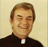 척 갤라거 신부 fr-Chuck-Gallagher.jpg
